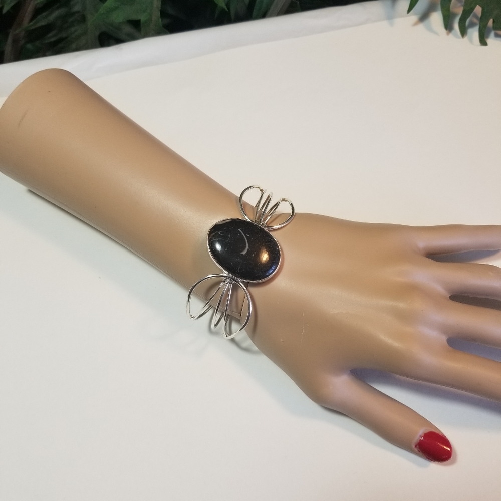 Wonderful Bracelet Nwot